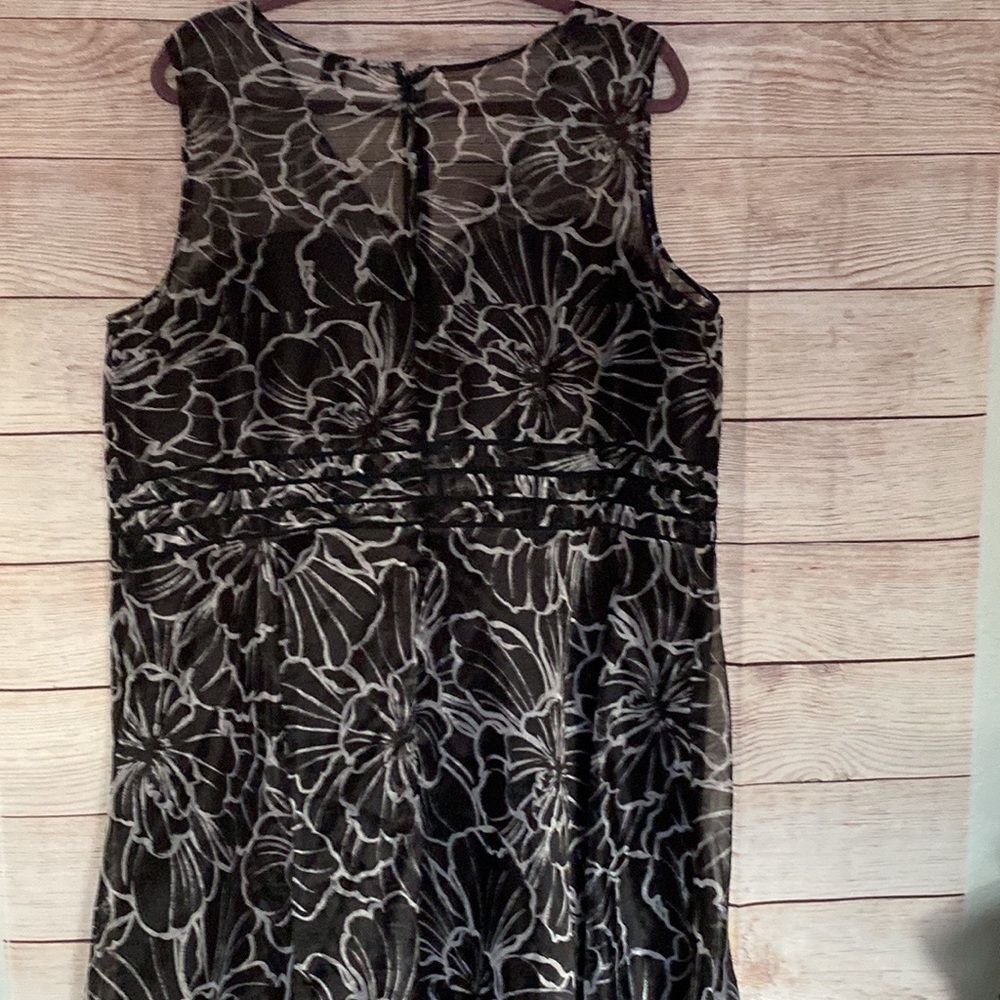 💜💜 Black & Silver Woman’s Party Dress Size 22W by Roman’s